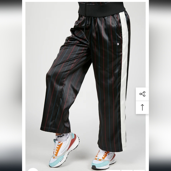 FILA AVIANA CROPPED SATIN PANTS SNAPS SIZE SMALL NWT - Picture 4 of 10